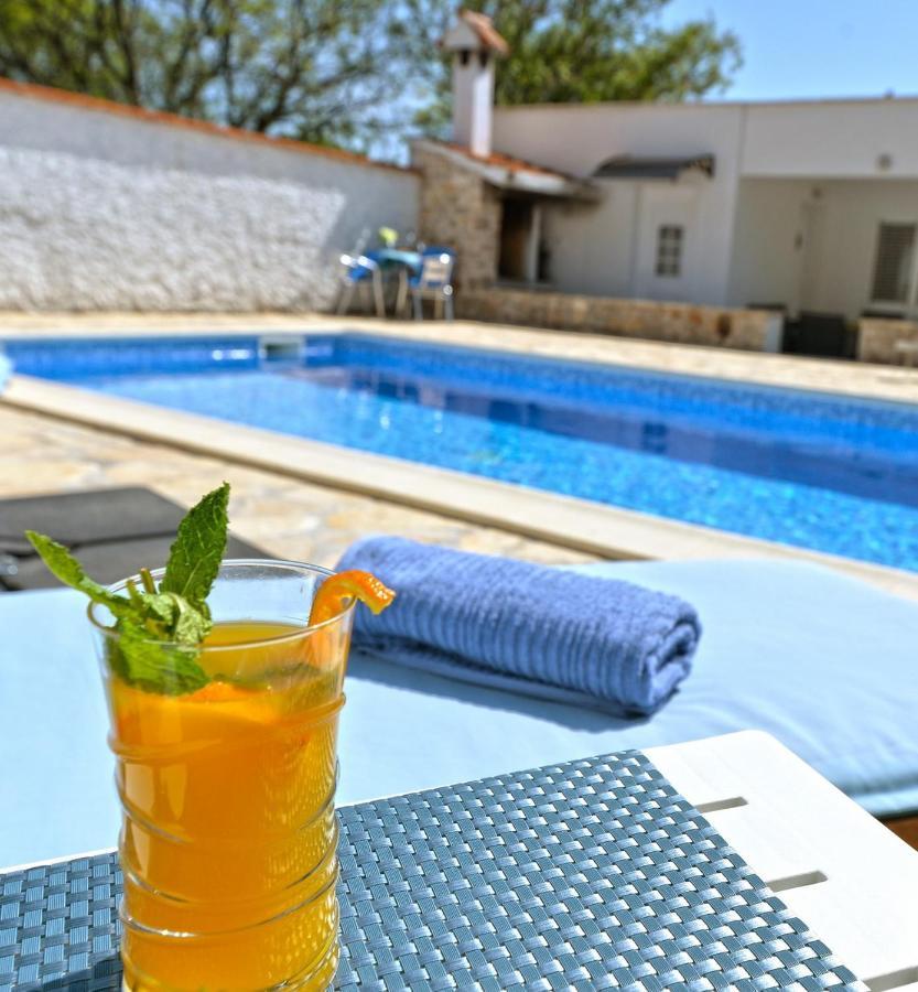 House Vidamo - Vacation Home With Swimming Pool Mala Cista Exteriér fotografie